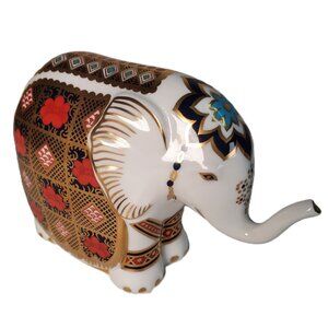 Royal Crown Derby Elephant Paperweight – Imari Pattern, Gold Stopper